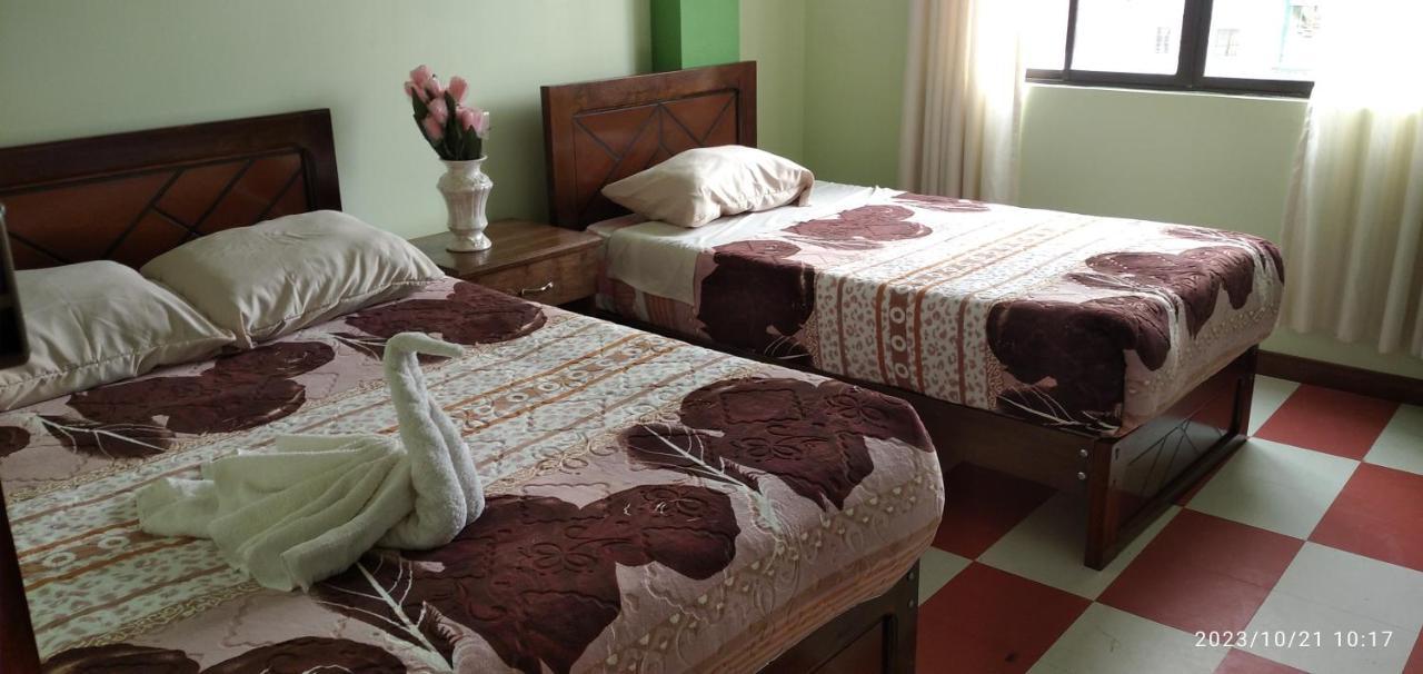 Hostal Eterna Primavera 코파카바나 외부 사진