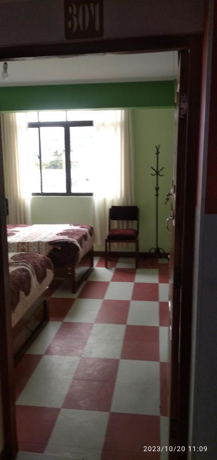 Hostal Eterna Primavera 코파카바나 외부 사진